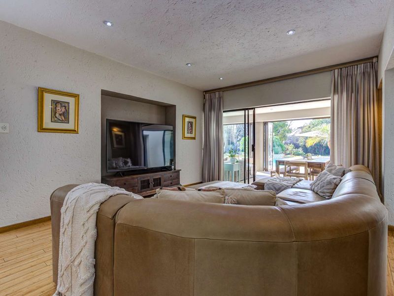 A rare Gem - A masterpiece of Luxury living - Photo 10