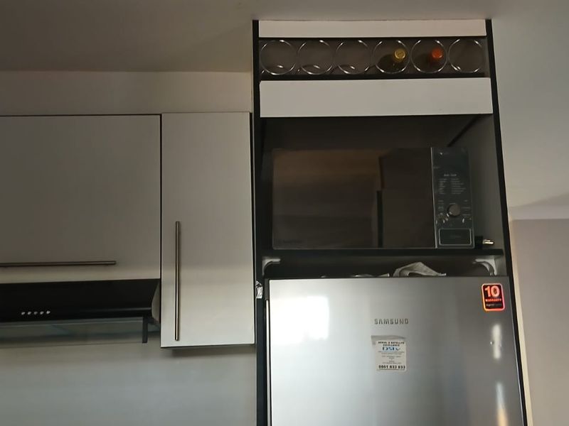 Clayville R895 000- Lovely neat Home - Photo 6