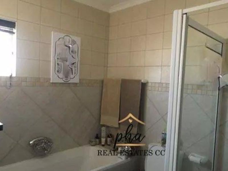 Townhouse for sale in Secure complex in Fairway Estates, Walvis Bay for N$850 000.00 - Photo 8