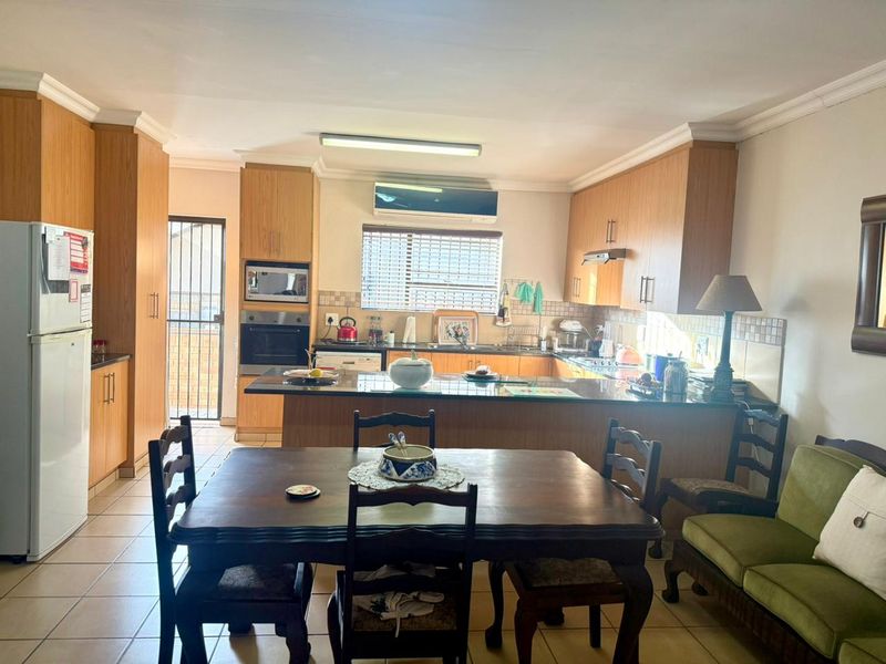 Peaceful Retirement Living in a Secure Lifestyle Village - Photo 6