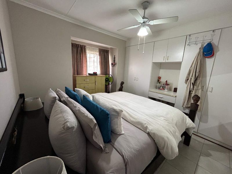 Charming Townhouse in a Well-Managed Complex - Photo 7