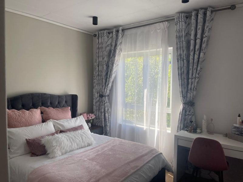 2-Bedroom Fully Furnished Apartment Near Campus - Stellenbosch - Photo 6