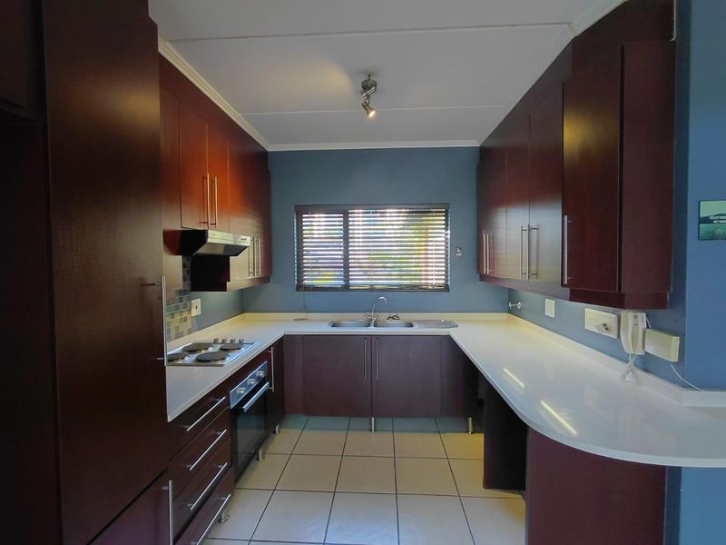 Spacious Loft Apartment with Spectacular Views in The Kanyin Estate - Photo 5