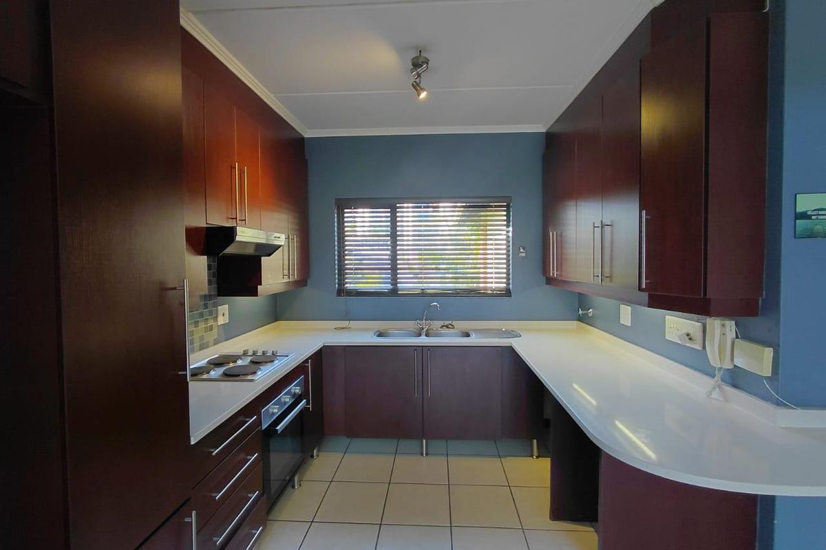 Spacious Loft Apartment with Spectacular Views in The Kanyin Estate - Photo 5