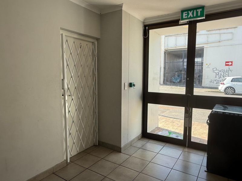 Ground floor apartment, Perfect for the Modern Professional - Photo 8