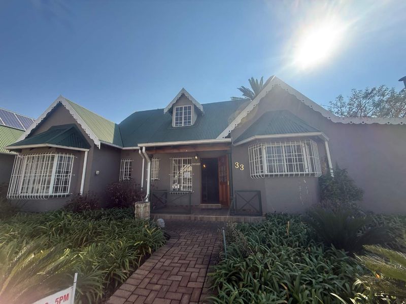 Chelsea Lane Cluster – Country Cottage Charm Meets Modern Family Living - Photo 2