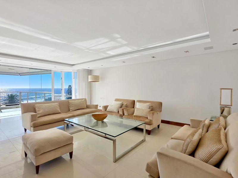 Elegant Coastal Living in the heart of Sea Point - Photo 6