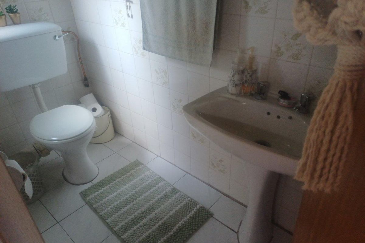 Extremely Neat Duplex Townhouse with Private Garden - Photo 3