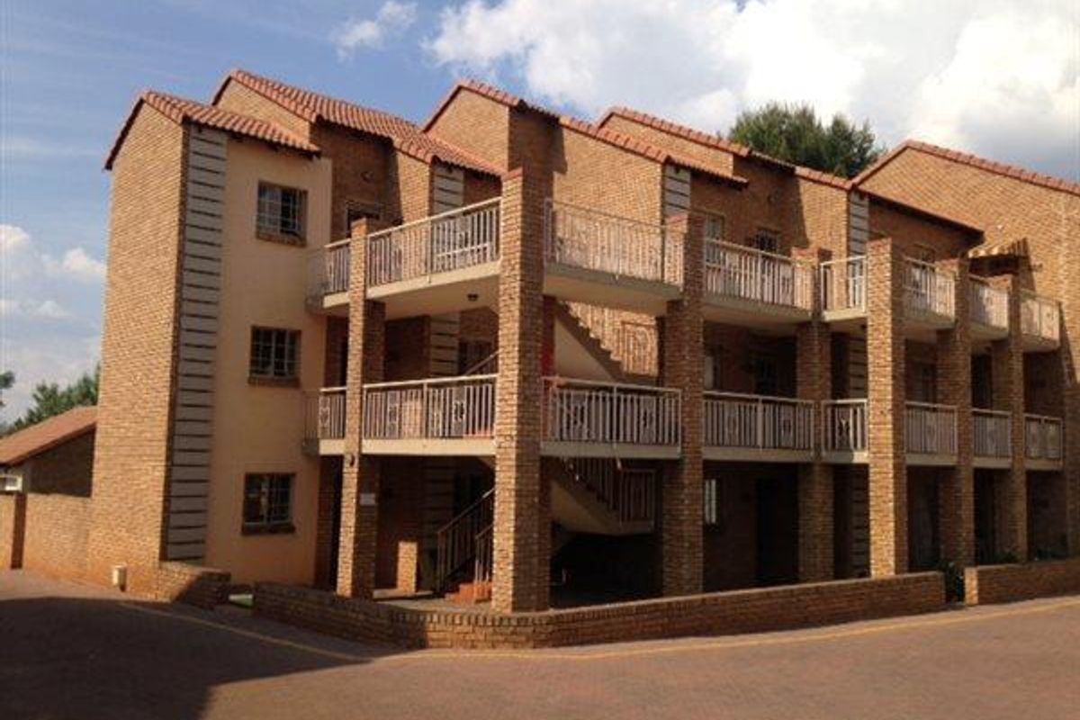 2 Bedroom top unit in Faerie Glen - Photo 2