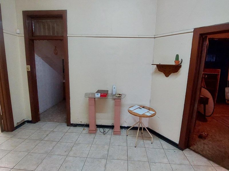 Transform & Personalize This Generous Vintage Space! - Photo 8