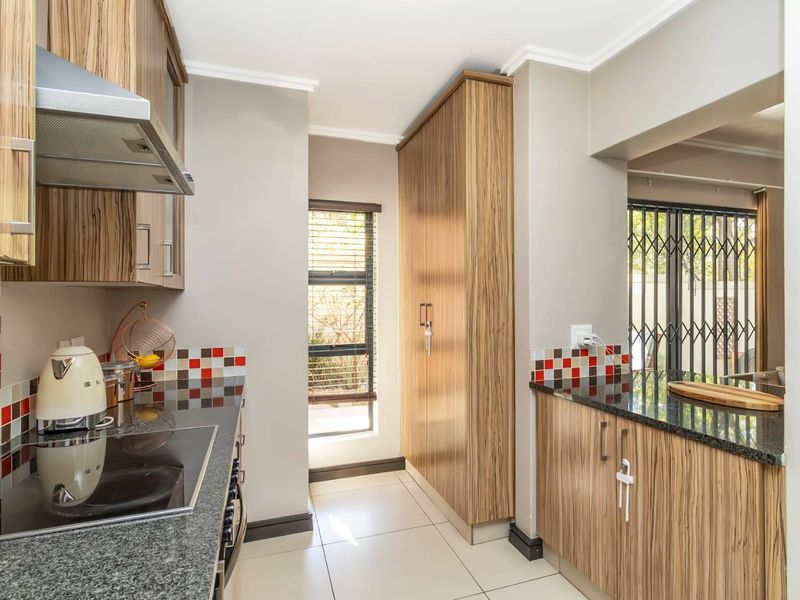 3 Bedroom 2.5 bathroom with a double garage house for Rent in Kilima , Midrand - Photo 9
