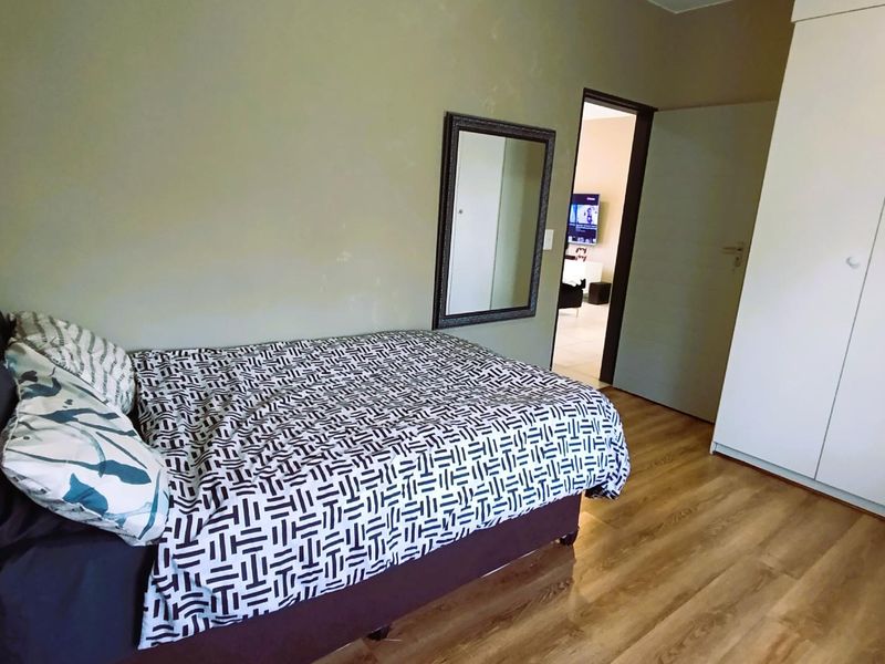 Unlock the Door to your First Home: Stylish and Secure 2 Bedroom Apartment - Photo 9
