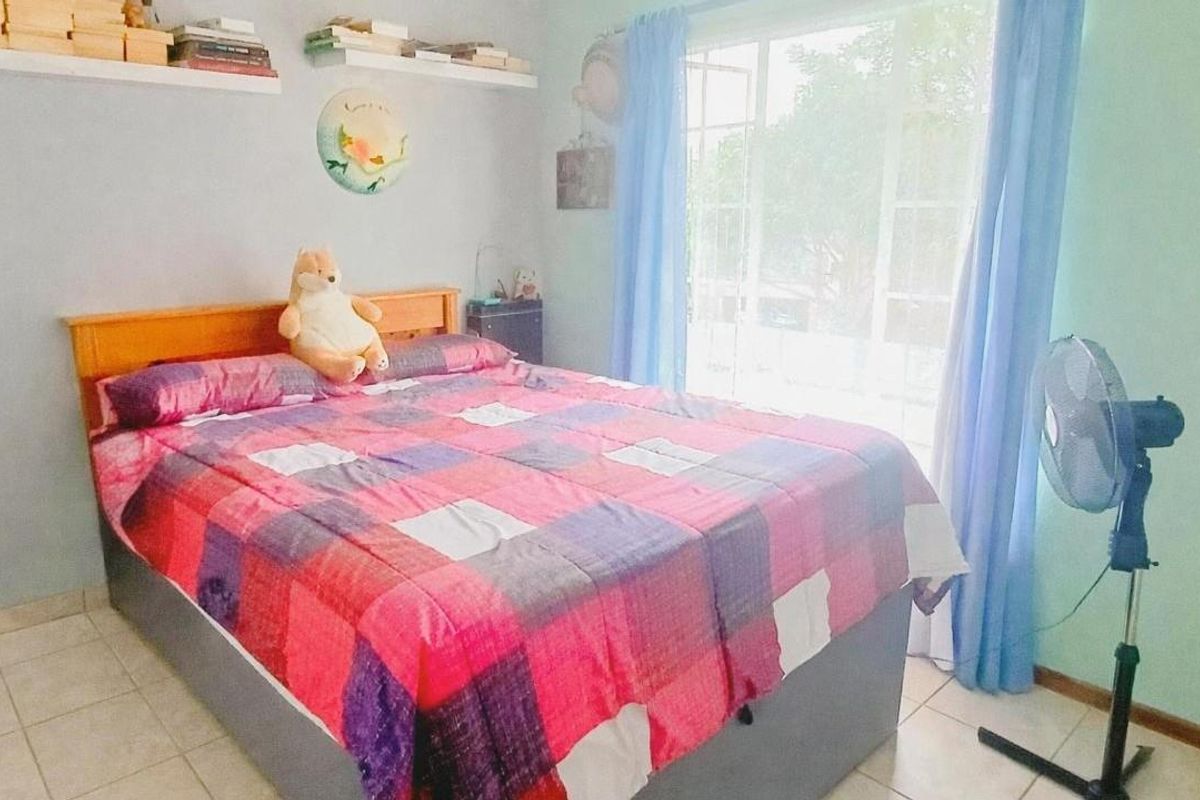 A Hidden 2- Bedroom Gem in Jacaranda Lane – Space, Charm & Lifestyle - Photo 5