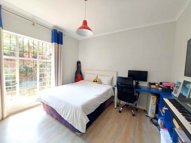 3 Bed 2.5 Bath Fantastic Facebrick Duplex - Photo 5