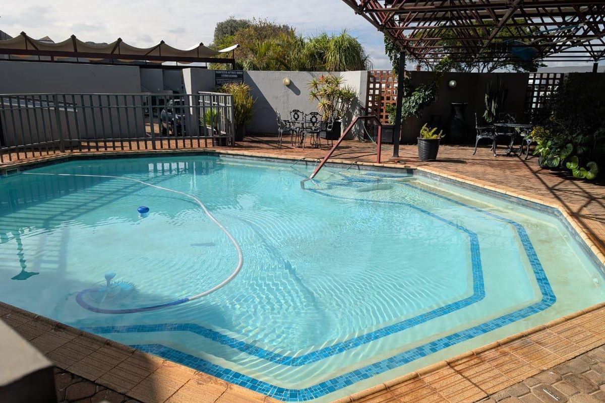 **Ruimtesig Aftree Oord, Faerie Glen - Apartment with Garden Views - 55? Now time to view and make your offer** - Photo 4