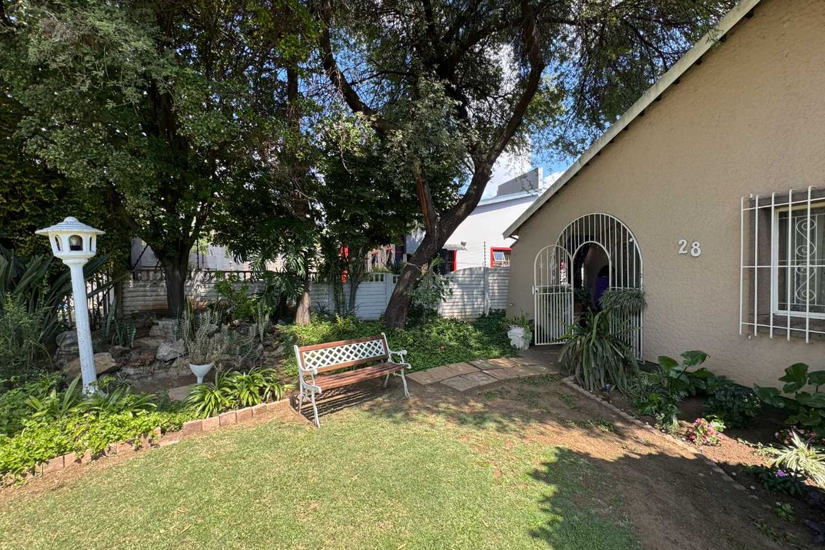 Large Family Home for sale - Photo 2