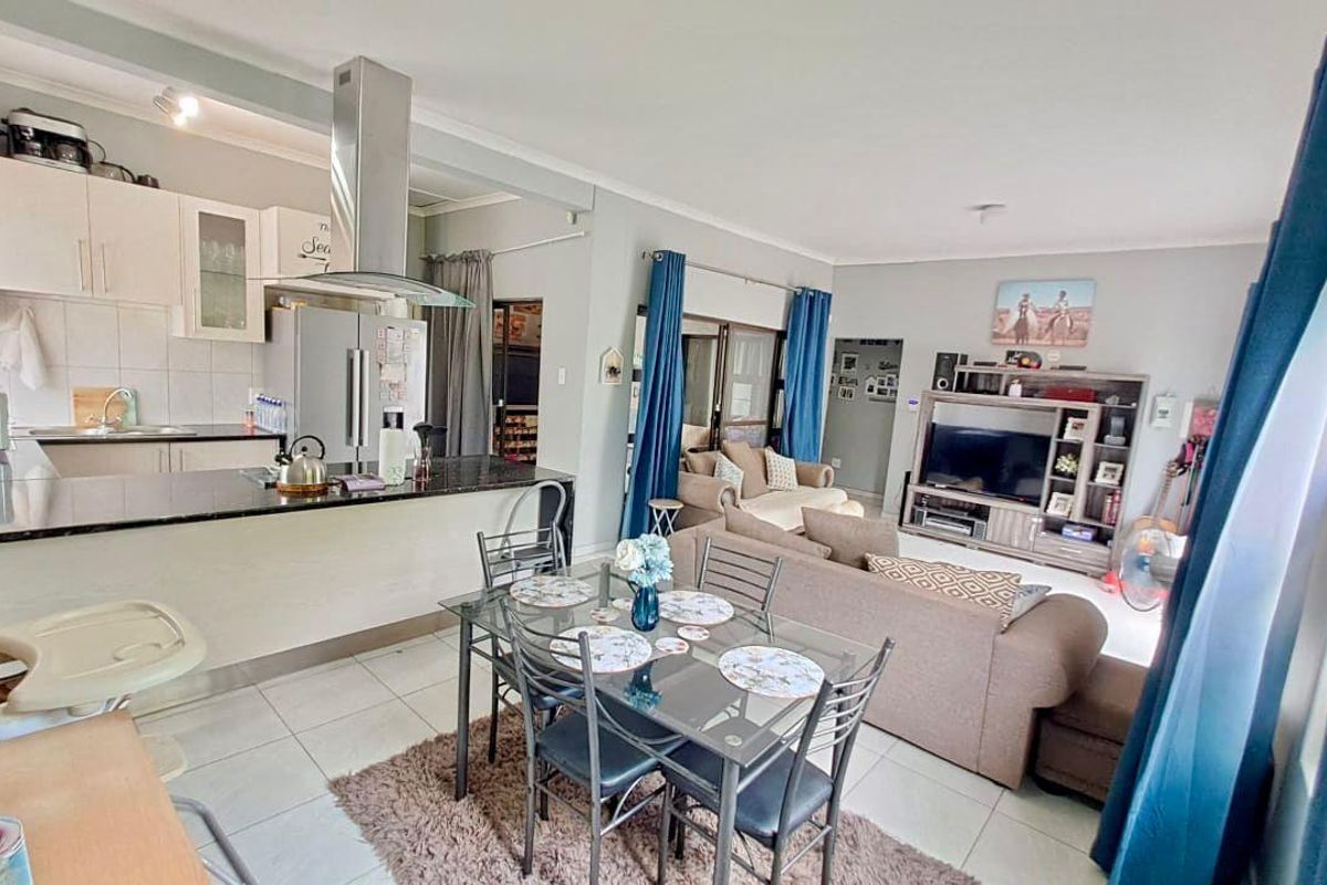 3 Bedroom Townhouse For Sale in Okahandja - Photo 2