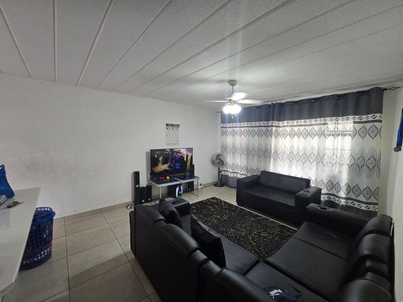 Charming Two-Bedroom Apartment in Meyersdal - Photo 6