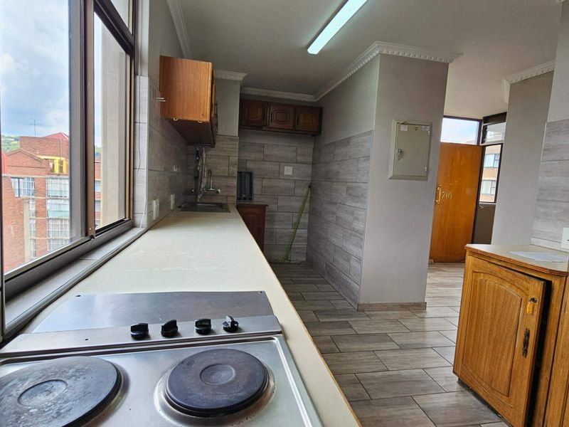 2 Bedroom Flat For Sale - Photo 3