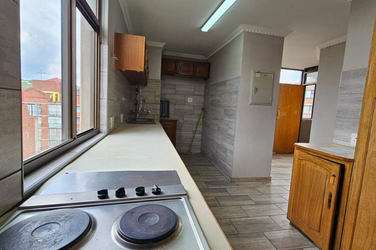 2 Bedroom Flat For Sale - Photo 3