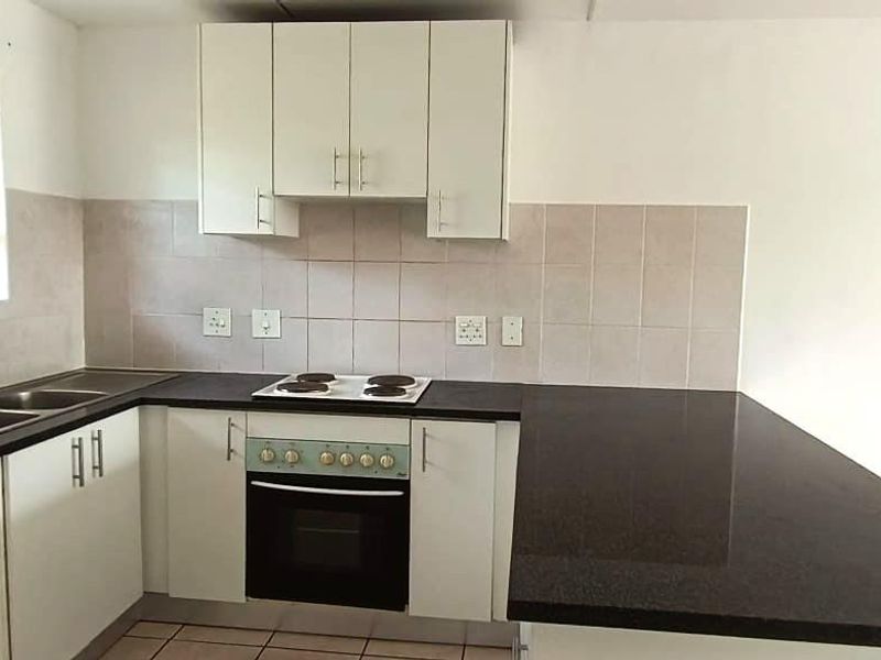 Quiet Clarendon Square Complex Klipkop Parow Valley - Photo 4