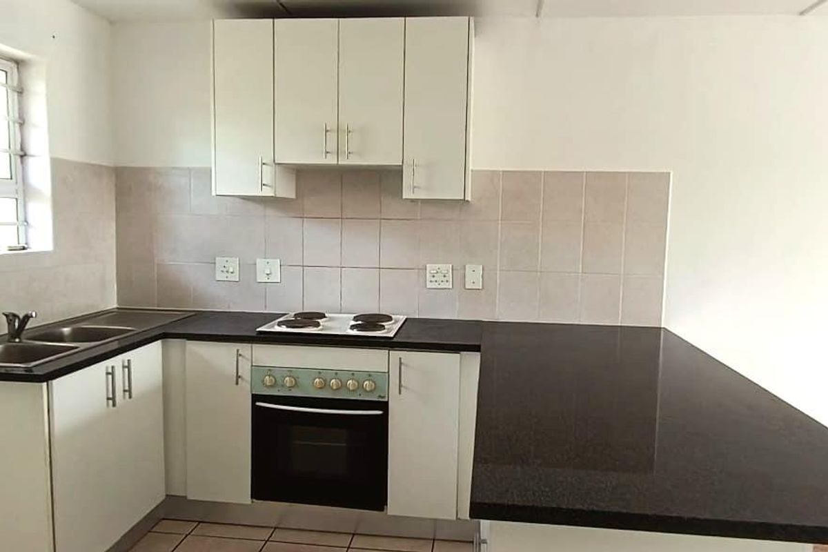 Quiet Clarendon Square Complex Klipkop Parow Valley - Photo 4