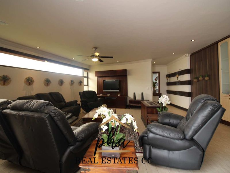 5 Bedroom Family house for sale - Swakopmund (Extension 15) - Photo 6