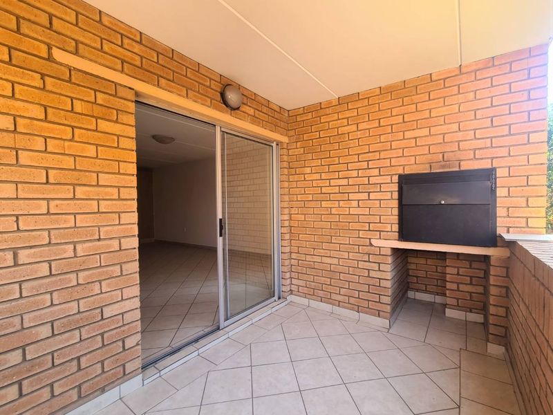 Load-Shedding-Free Living – The Ideal Lock-Up-and-Go Home! - Photo 7