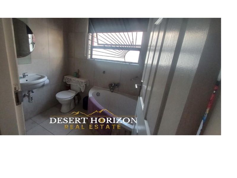 Walvis Bay, Narraville | Urgent sale - Spacious family home for sale - Photo 8