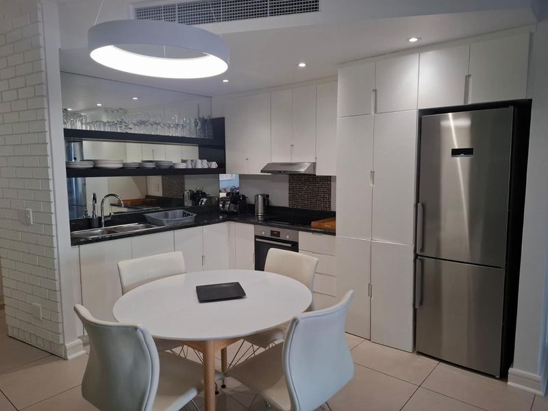 Stylishly furnished 2 bedroom apartment - Photo 5