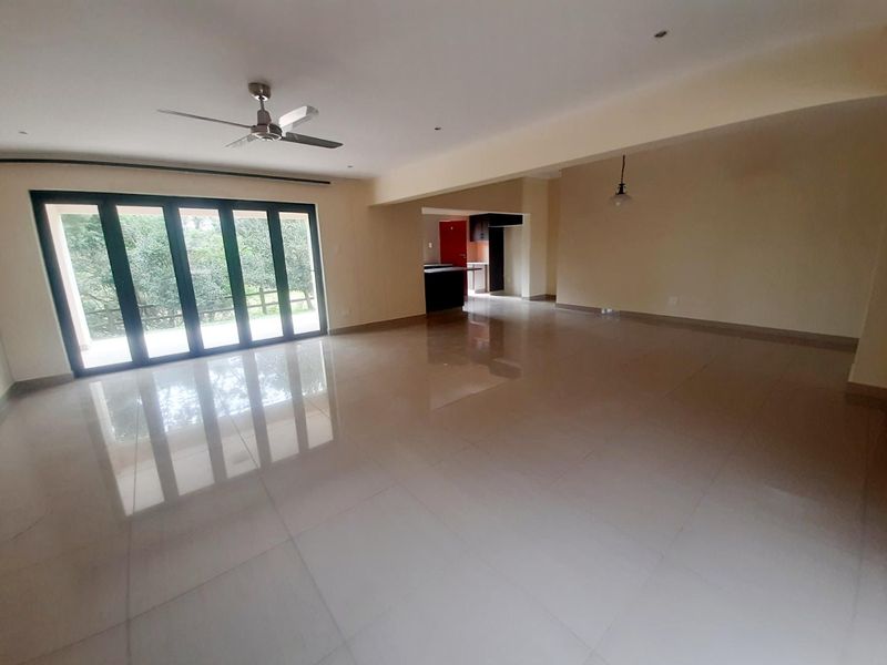 Beautiful Four Bedroom House For Sale in Palm Lakes Estate - Photo 3