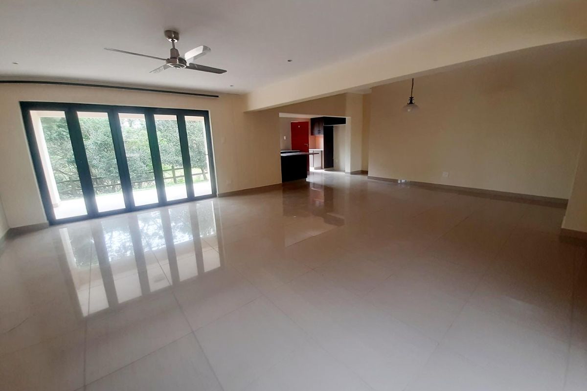 Beautiful Four Bedroom House For Sale in Palm Lakes Estate - Photo 3