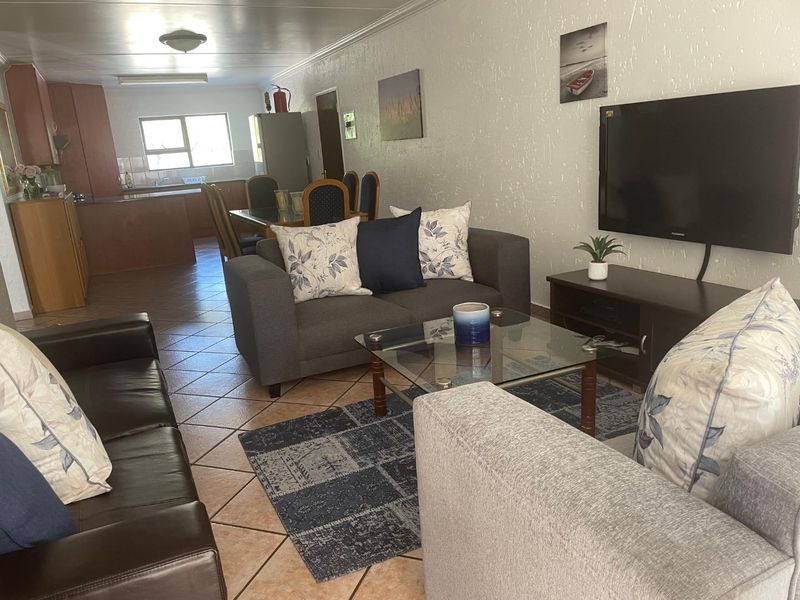 UNFURNISHED TWO BEDROOMS - Photo 8