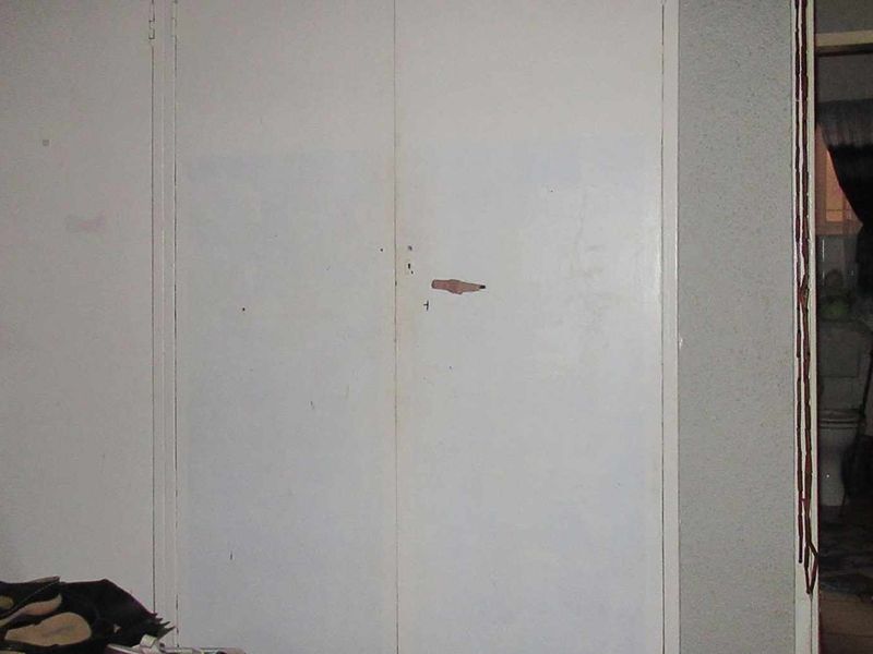 This starter home is perfect for young professionals or for a small family. - Photo 2