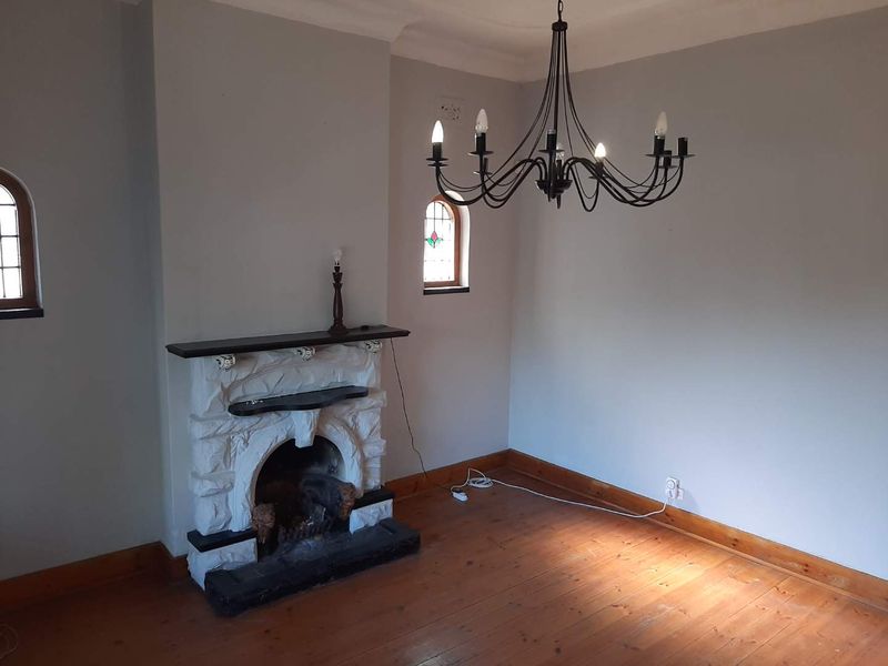 Charming and Spacious Old-Style Home with Income-Generating Flatlet - Photo 5