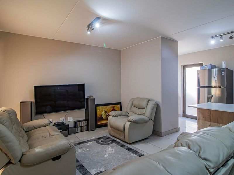 The Perfect Money Can Buy Townhouse - Photo 8
