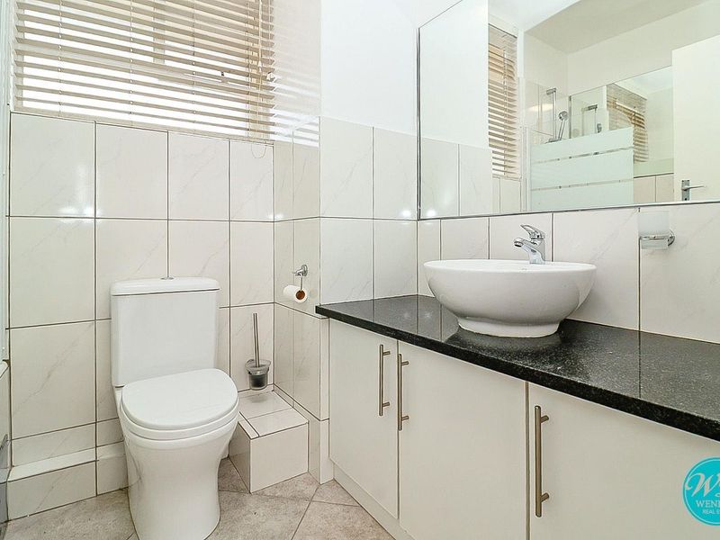 Ideal Starter Home or Investment in Secure Complex! - Photo 10