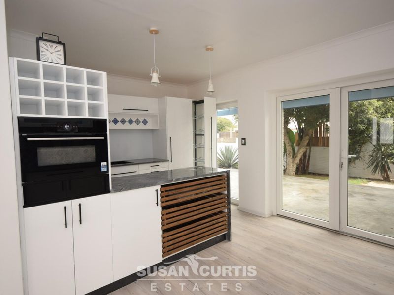 3 BEDROOM HOUSE WITH SPACIOUS FLAT IN VINETA IS FOR SALE - Photo 4