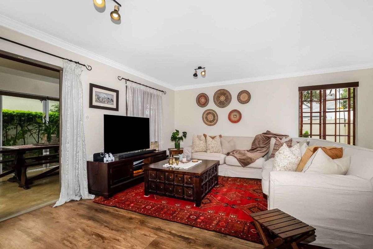 DELIGHTFUL DUPLEX LIVING IN LOVELY LONEHILL WILL LEAVE YOU IN ABSOLUTE AWE - Photo 5