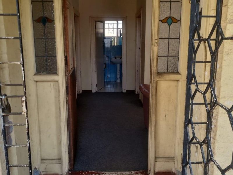 Kenilworth, 2 Bedroom house with flatlet and pool - Photo 8