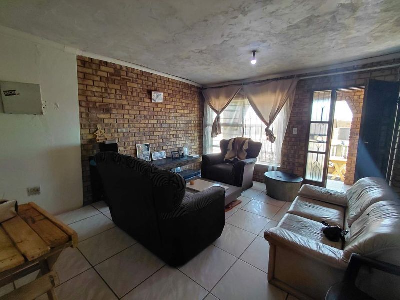 "Earn & Live: Home with Income Cottage in Top Spot!" - Photo 6