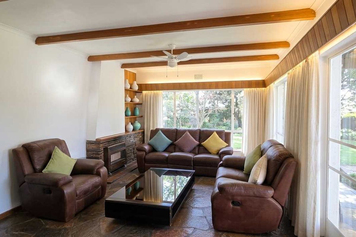 Spacious 3-Bed Home on Huge 1,487 sqm Plot – Perfect for Families - Photo 4