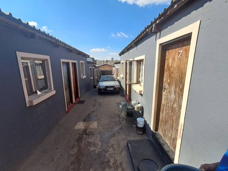 12 RENTED ROOMS IN IVORY PARK. - Photo 4