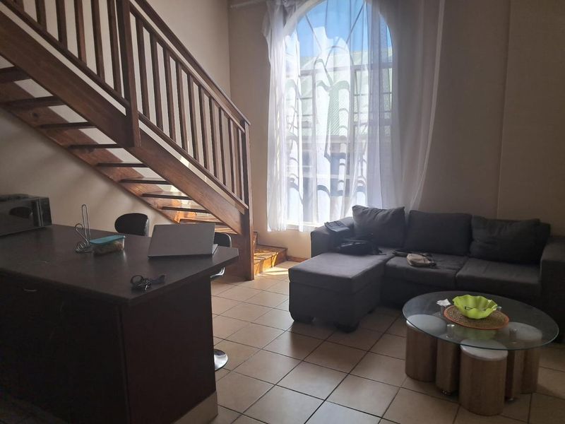 2 Bedroom Loft Apartment For Sale!! - Photo 8