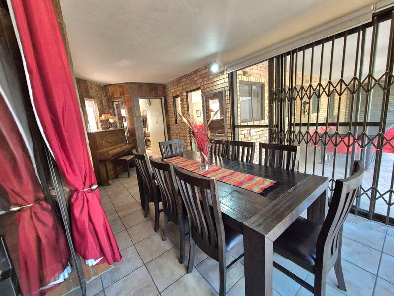 Spectacular Dual-Level Property with Stunning Views and Move-In Ready Convenience - Photo 6