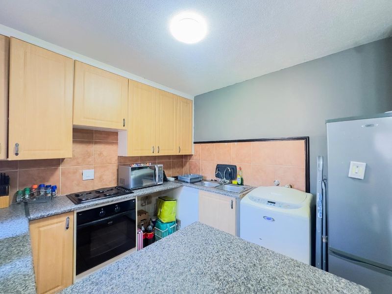 2 Bedroom Townhouse with a Private Garden - Photo 3