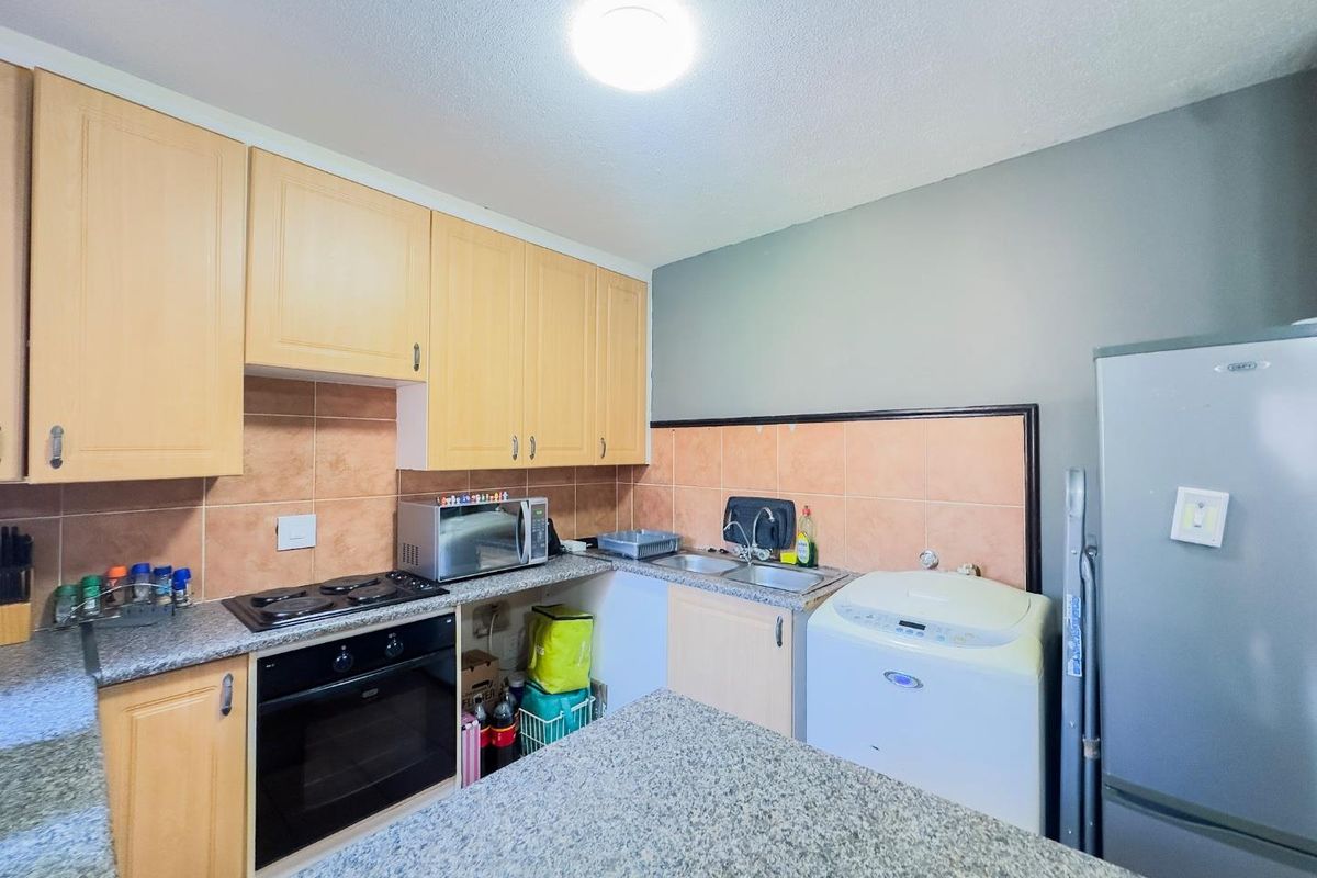 2 Bedroom Townhouse with a Private Garden - Photo 3