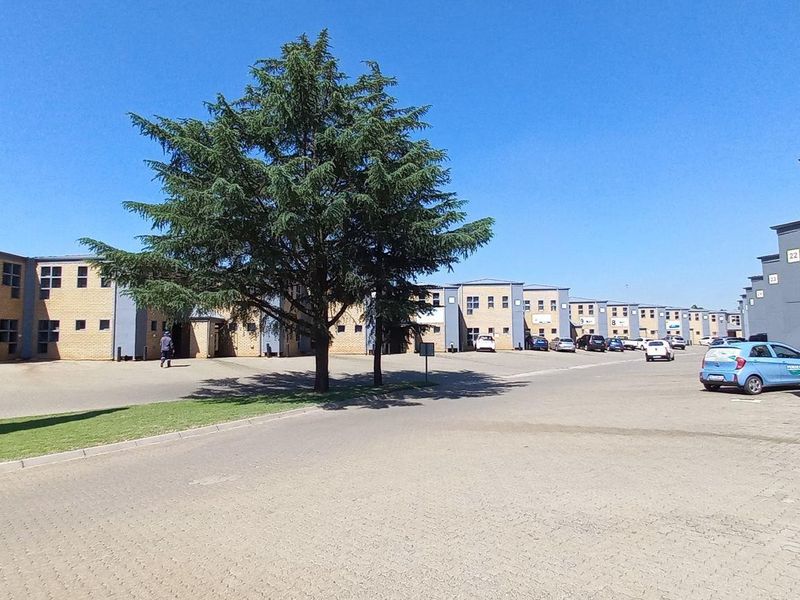 225m2 Bartlett Boksburg Warehouse To Let - Photo 5