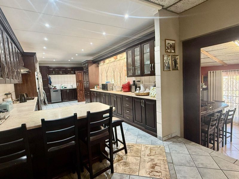 OLYMPIA - SOUGHT AFTER NEIGHBOURHOOD  - NS4 430 000 - SOLE MANDATE - Photo 6