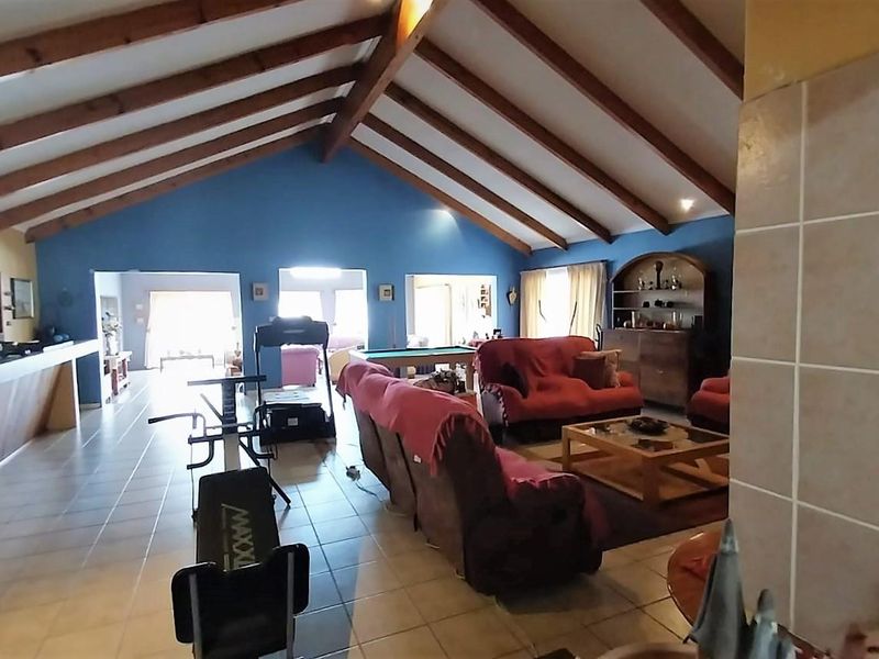 STUNNING 6.1 HECTARE SMALLHOLDING AND SPACIOUS HOME FOR SALE IN RIETFONTEIN PRETORIA EAST - Photo 8